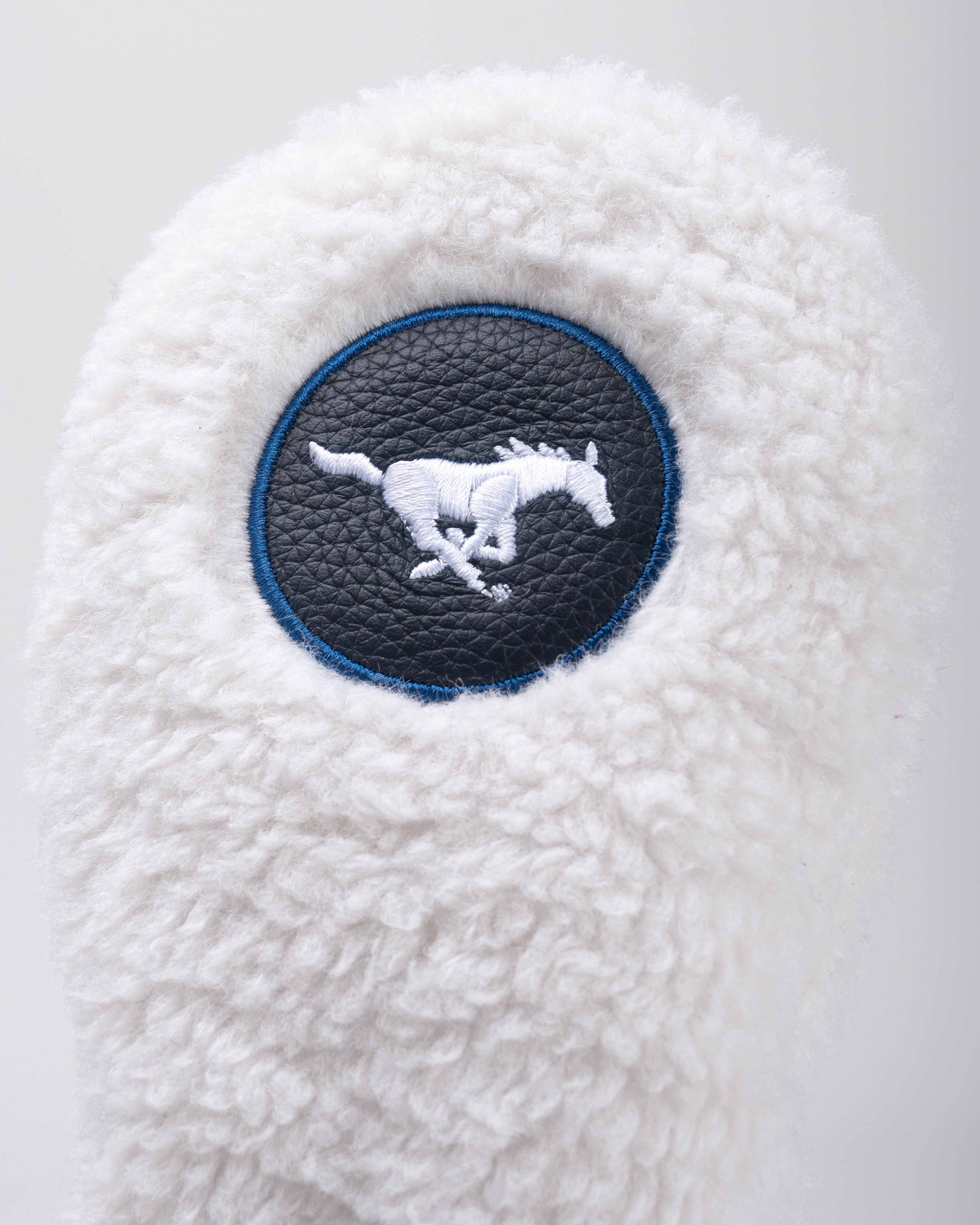 MUSTANG SHERPA STYLE HYBRID HEADCOVER
